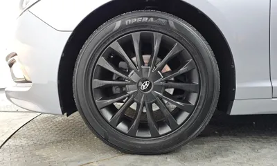 Hyundai Sonata 2017, 140620 км, за 5883.13 USD