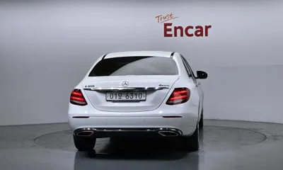 Mercedes-Benz E-Class 2018, 50906 км, за 18442.64 USD