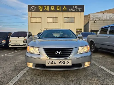 Hyundai Sonata 2009, 124016 км, за 2311.26 USD