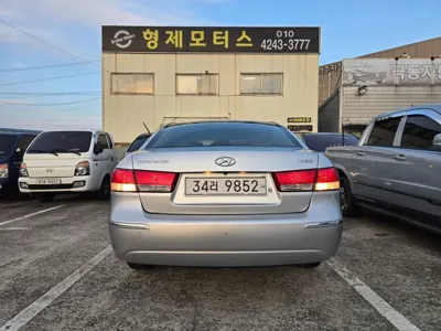 Hyundai Sonata 2009, 124016 км, за 2311.26 USD