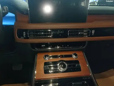Lincoln Aviator 2022, 171700 км, за 31562.9 USD - фото 9
