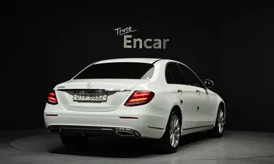 Mercedes-Benz E-Class 2018, 69784 км, за 15526.92 USD
