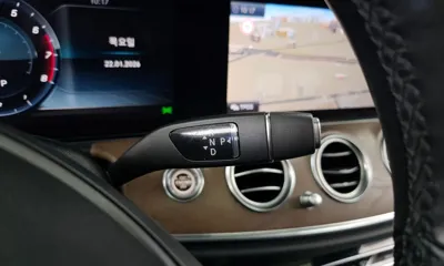 Mercedes-Benz E-Class 2018, 69784 км, за 15526.92 USD - фото 9