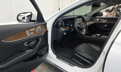 Mercedes-Benz E-Class 2018, 69784 км, за 15526.92 USD - фото 10