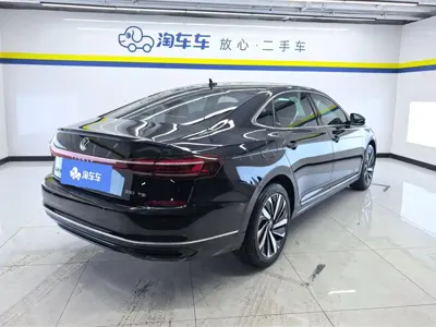 Volkswagen Passat 2025, 5400 км, за 19672.96 USD