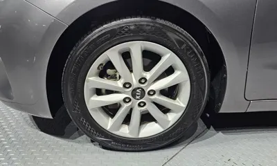 Kia K3 2017, 79288 км, за 6236.05 USD