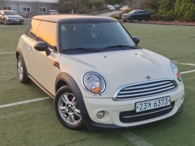 MINI Cooper 2012, 121654 км, за 2313.59 USD