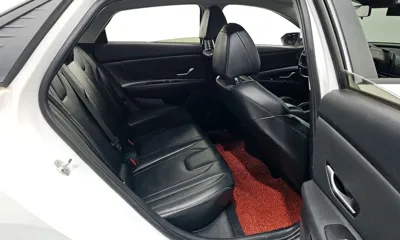 Hyundai Avante 2021, 141625 км, за 7351.98 USD - фото 13