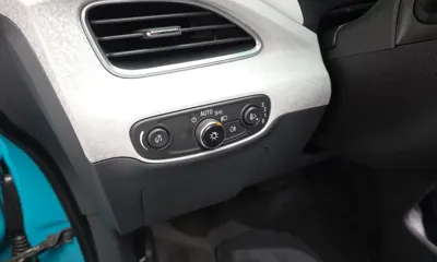 ChevroletGMDaewoo Bolt EV 2021, 96372 км, за 11130.54 USD - фото 19