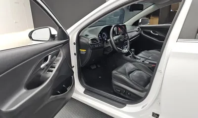 Hyundai i30 2017, 123387 км, за 6082.49 USD - фото 10