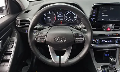 Hyundai i30 2017, 123387 км, за 6082.49 USD - фото 13