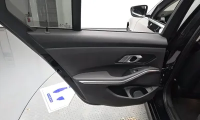 BMW 3-Series 2021, 125163 км, за 13140.79 USD - фото 25