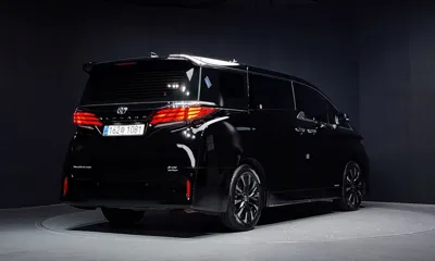 Toyota Alphard 2024, 8923 км, за 64941.8 USD