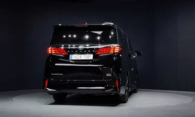 Toyota Alphard 2024, 8923 км, за 64941.8 USD
