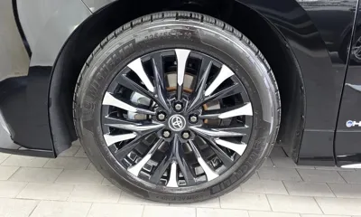 Toyota Alphard 2024, 8923 км, за 64941.8 USD