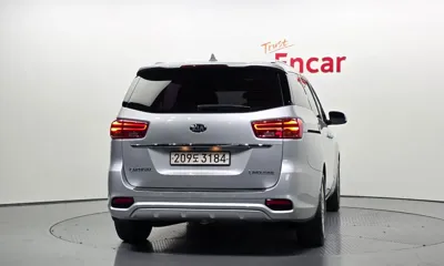 Kia Canival 2019, 117504 км, за 9692.96 USD