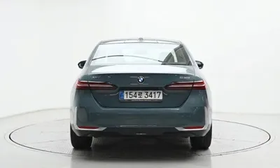 BMW 5-Series 2025, 7131 км, за 40954.29 USD