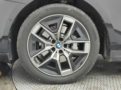 BMW 5-Series 2025, 7131 км, за 40954.29 USD