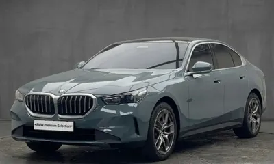 BMW 5-Series 2025, 7131 км, за 40954.29 USD - фото 9