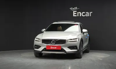 Volvo V60 2021, 66212 км, за 23046.34 USD