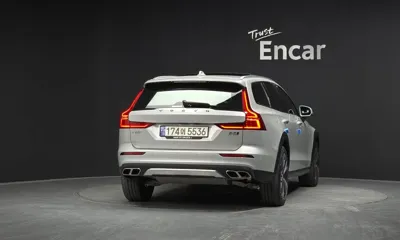 Volvo V60 2021, 66212 км, за 23046.34 USD