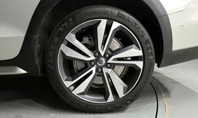 Volvo V60 2021, 66212 км, за 23046.34 USD