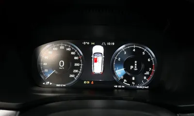 Volvo V60 2021, 66212 км, за 23046.34 USD - фото 8
