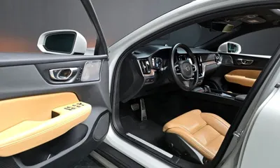 Volvo V60 2021, 66212 км, за 23046.34 USD - фото 11
