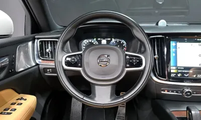 Volvo V60 2021, 66212 км, за 23046.34 USD - фото 13