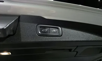 Volvo V60 2021, 66212 км, за 23046.34 USD - фото 20