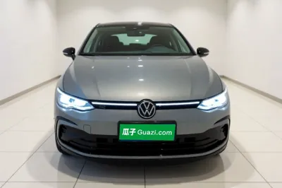 Volkswagen Golf 2021, 19700 км, за 23008 USD
