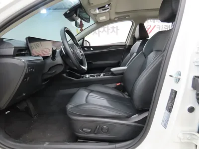 Kia K5 2025, 8919 км, за 18642.51 USD