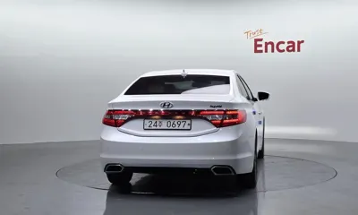 Hyundai Grandeur 2016, 193058 км, за 5083.29 USD
