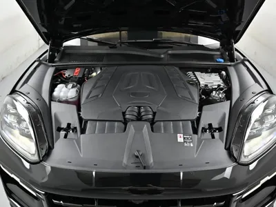 Porsche Cayenne 2025, 2485 км, за 124064.59 USD - фото 6