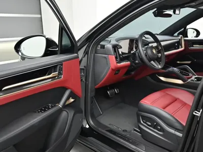 Porsche Cayenne 2025, 2485 км, за 124064.59 USD - фото 11