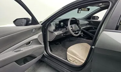Hyundai Avante 2023, 8753 км, за 18084.85 USD - фото 10
