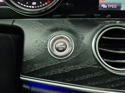 Mercedes-Benz E-Class 2018, 172667 км, за 11059.08 USD - фото 17