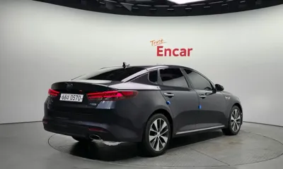 Kia K5 2016, 94272 км, за 4089.86 USD