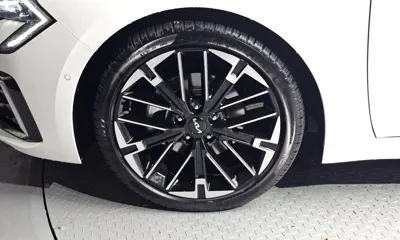 Kia K5 2026, 6196 км, за 20846.92 USD