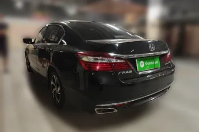 Honda Accord 2016, 106200 км, за 9281 USD