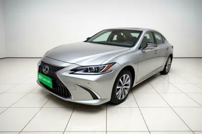 Lexus ES · 2020 год