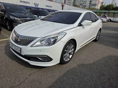 Hyundai Grandeur 2016, 142826 км, за 5880.41 USD