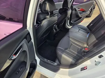 Hyundai Grandeur 2016, 142826 км, за 5880.41 USD - фото 9