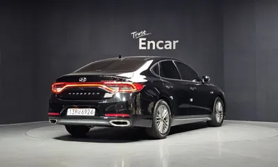 Hyundai Grandeur 2018, 112248 км, за 8139.61 USD