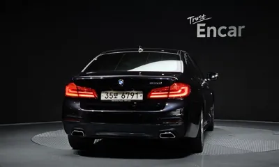 BMW 5-Series 2017, 121545 км, за 14212.07 USD