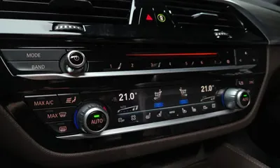 BMW 5-Series 2017, 121545 км, за 14212.07 USD - фото 29