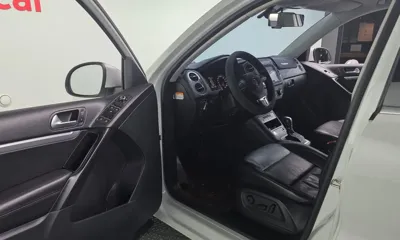 Volkswagen Tiguan 2014, 188901 км, за 4228.61 USD - фото 10