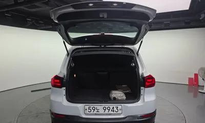 Volkswagen Tiguan 2014, 188901 км, за 4228.61 USD - фото 20