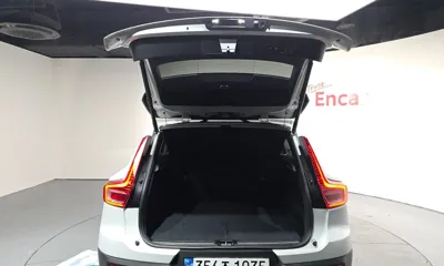 Volvo XC40 2021, 53393 км, за 19403.96 USD - фото 20