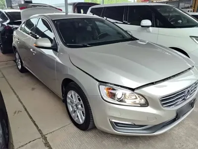 Volvo S60 2017, 102500 км, за 6783.27 USD